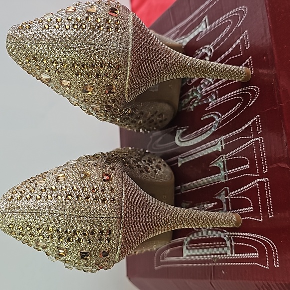 Delicacy Champagne Glitter Heels/ Size 9 - Picture 3 of 6